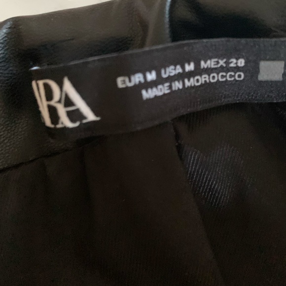 NWOT Zara motocross mini skirt faux leather with red pinstriping size M - Picture 7 of 11